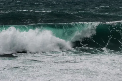 暴風海面 4K桌布 · ocean · 3840×2560