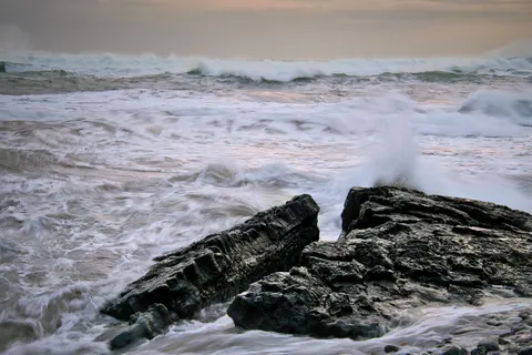 暴風海面 4K桌布 · ocean · 3840×2560