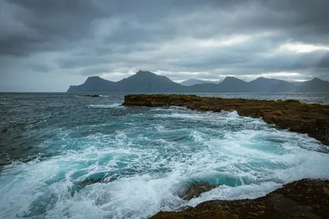 Stormy Sea 4K Wallpaper · ocean · 3840×2561