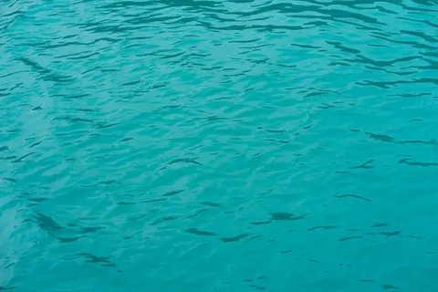 Klare Lagune 4K Hintergrundbild · ocean · 3840×2560