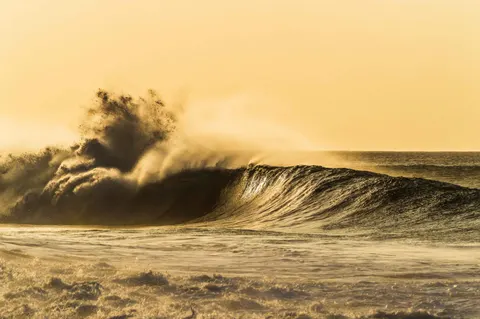 Surfwelle 4K Hintergrundbild · ocean · 3840×2553