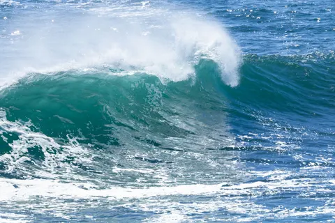 Surf Wave 4K Wallpaper · ocean · 3840×2560