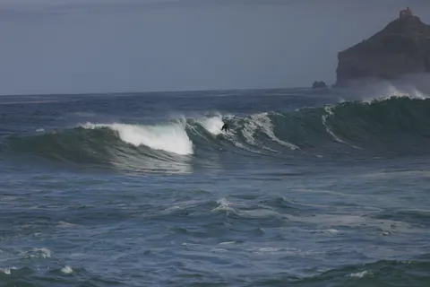 Surf Wave 4K Wallpaper · ocean · 3840×2560