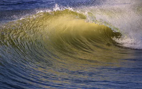 Surf Wave 4K Wallpaper · ocean · 3840×2427