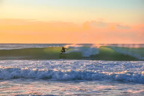 Surf Wave 4K Wallpaper · ocean · 3840×2560