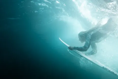 Surf Wave 4K Wallpaper · ocean · 3840×2560