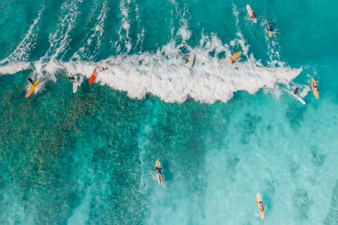 Surf Wave 4K Wallpaper · ocean · 3840×2558