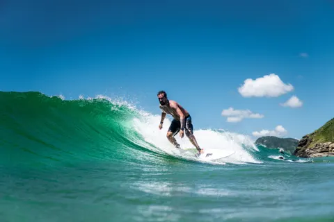 Surf Wave 4K Wallpaper · ocean · 3840×2560