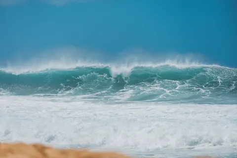 Surf Wave 4K Wallpaper · ocean · 3840×2560