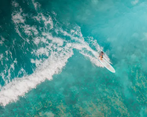 Surfwelle 4K Hintergrundbild · ocean · 3840×3072