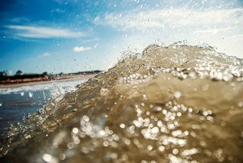 Surf Wave 4K Wallpaper · ocean · 3840×2571