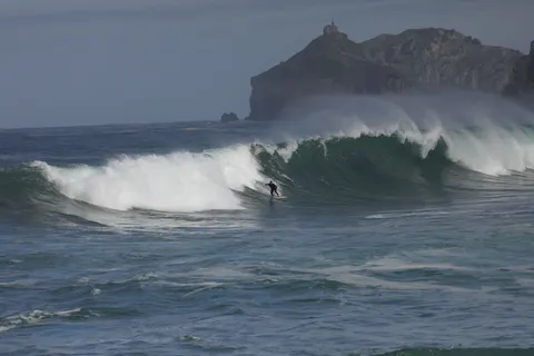 Surf Wave 4K Wallpaper · ocean · 3840×2560