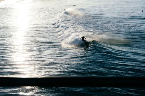 Surf Wave 4K Wallpaper · ocean · 3840×2560