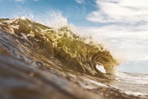 Surf Wave 4K Wallpaper · ocean · 3840×2560