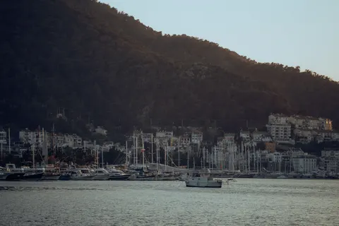 Coastal Harbor 4K Wallpaper · ocean · 3840×2560