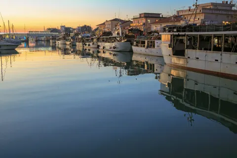 Coastal Harbor 4K Wallpaper · ocean · 3840×2560