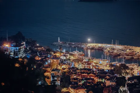 Coastal Harbor 4K Wallpaper · ocean · 3840×2560