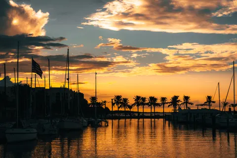Coastal Harbor 4K Wallpaper · ocean · 3840×2560