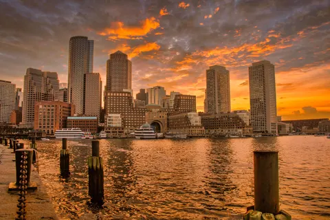 Coastal Harbor 4K Wallpaper · ocean · 3840×2563