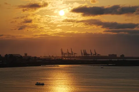 Coastal Harbor 4K Wallpaper · ocean · 3840×2560