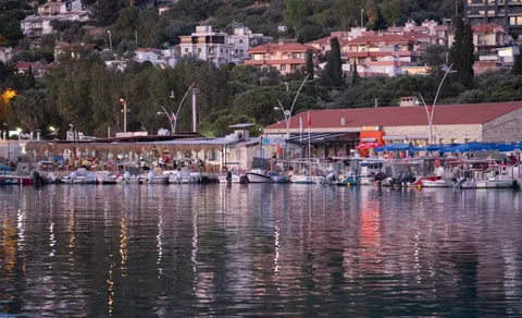 Coastal Harbor 4K Wallpaper · ocean · 3840×2334