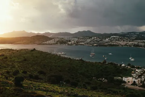 Coastal Harbor 4K Wallpaper · ocean · 3840×2560