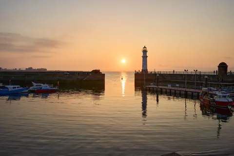 Coastal Harbor 4K Wallpaper · ocean · 3840×2560