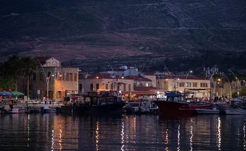 Coastal Harbor 4K Wallpaper · ocean · 3840×2365