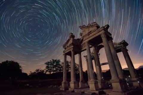 Star Trails 4K Wallpaper · space · 3840×2557