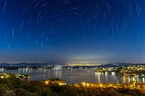 Star Trails 4K Wallpaper · space · 3840×2560