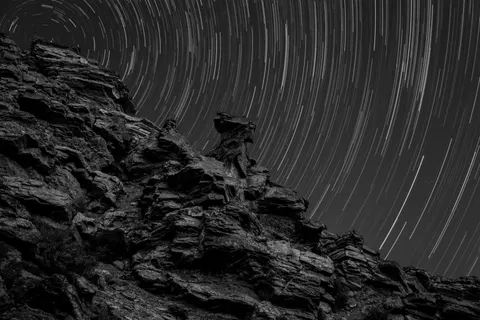Star Trails 4K Wallpaper · space · 3840×2560