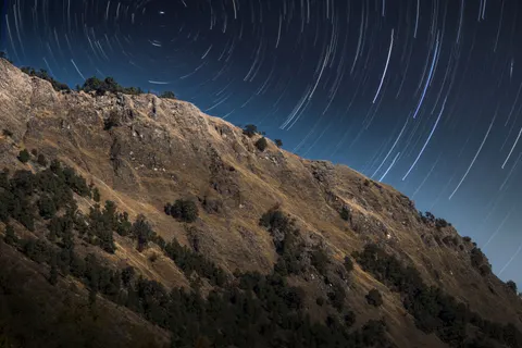 Sternspuren 4K Hintergrundbild · space · 3840×2560