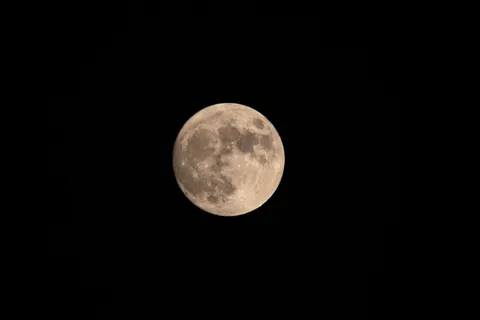 Full Moon 4K Wallpaper · space · 3840×2560