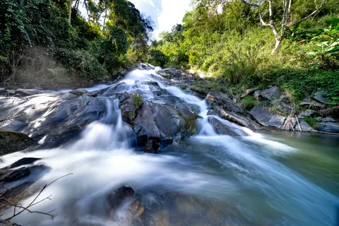 Wallpaper Air Terjun 4K · nature · 3840×2560