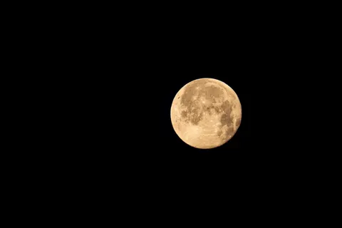 Full Moon 4K Wallpaper · space · 3840×2560