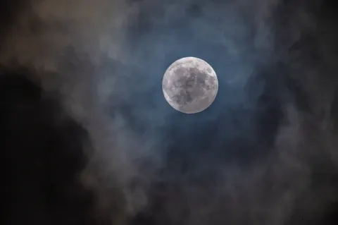 Full Moon 4K Wallpaper · space · 3840×2555