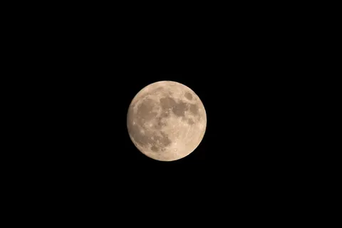 Full Moon 4K Wallpaper · space · 3840×2560