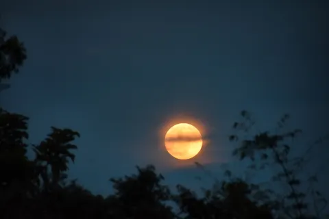 Full Moon 4K Wallpaper · space · 3840×2560