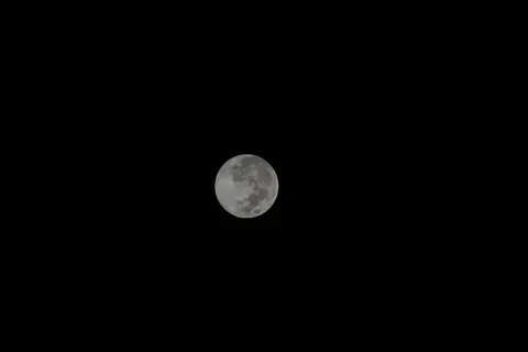 Full Moon 4K Wallpaper · space · 3840×2560