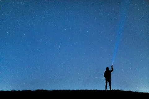 Meteor Shower 4K Wallpaper · space · 3840×2560