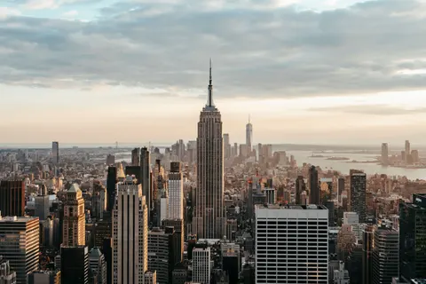 Fondo de pantalla Horizonte de Nueva York 4K · city · 3840×2560