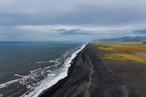 Island Aerial 4K Wallpaper · ocean · 3840×2561