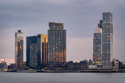 New York Skyline 4K Wallpaper · city · 3840×2560