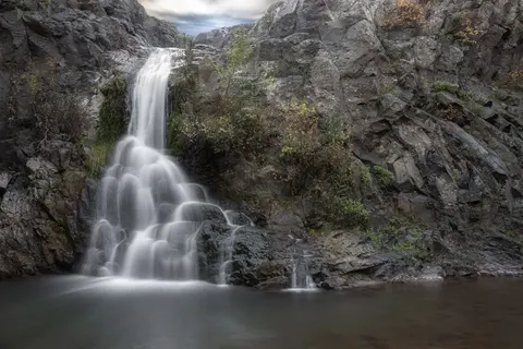 Wallpaper Air Terjun 4K · nature · 3840×2560