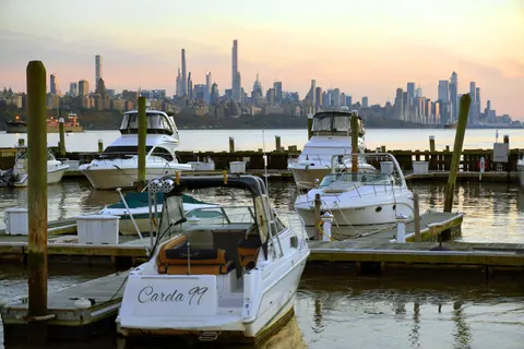 New York Skyline 4K Wallpaper · city · 3840×2560