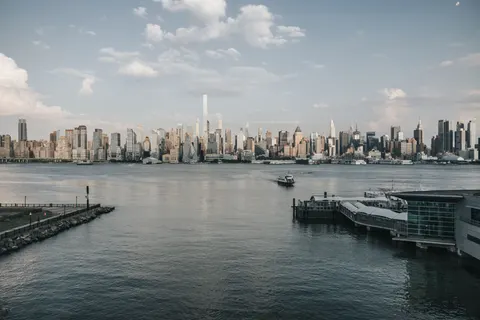 New York Skyline 4K Wallpaper · city · 3840×2561