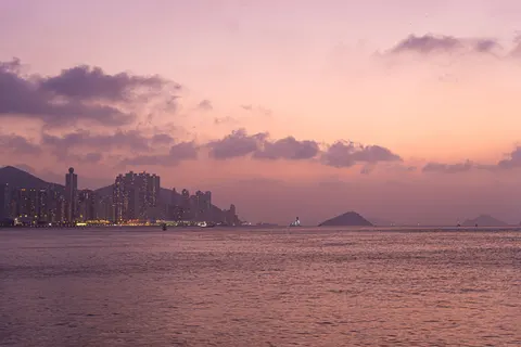 Hong Kong Night 4K Wallpaper · city · 3840×2563