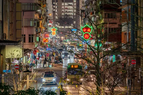 Hong Kong Night 4K Wallpaper · city · 3840×2561