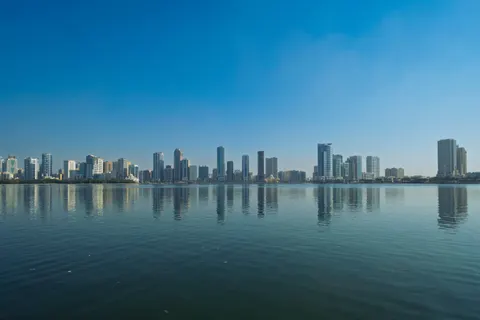 Dubai Skyline 4K Wallpaper · city · 3840×2560