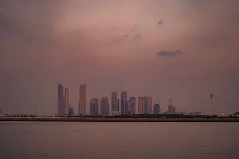 Dubai Skyline 4K Wallpaper · city · 3840×2560